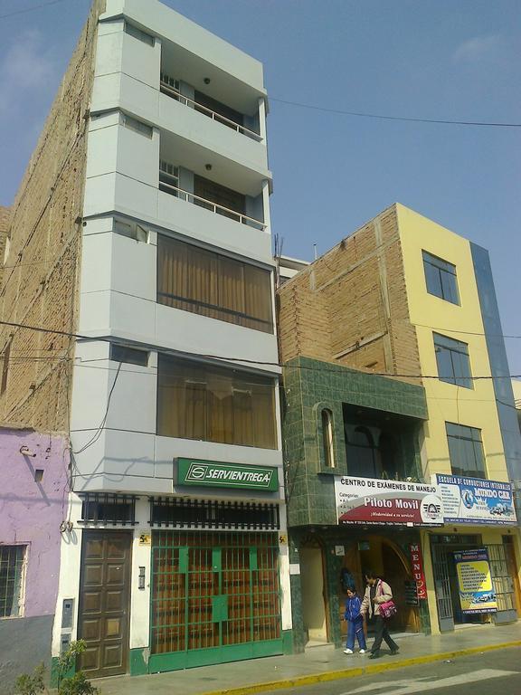 Strenua Santa Maria Suites Trujillo Bagian luar foto