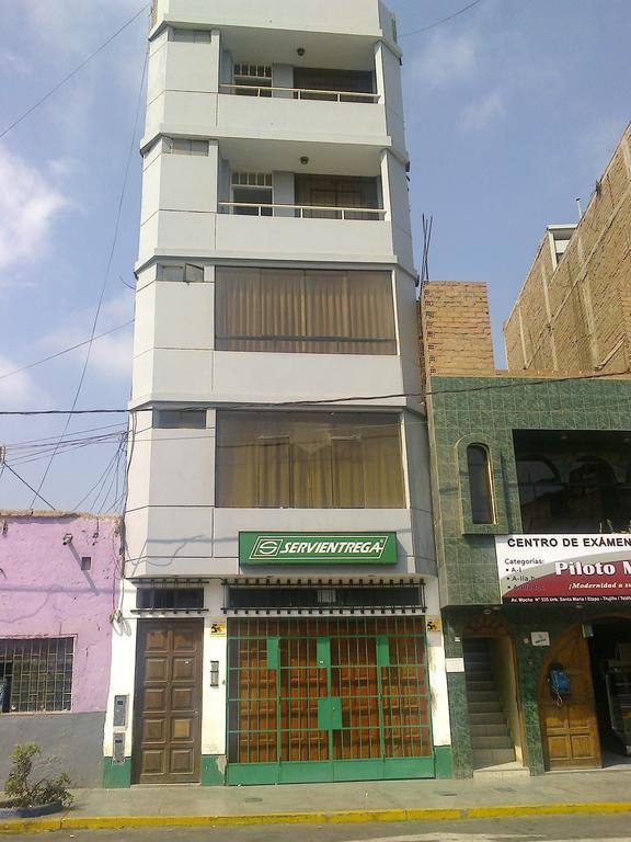 Strenua Santa Maria Suites Trujillo Bagian luar foto