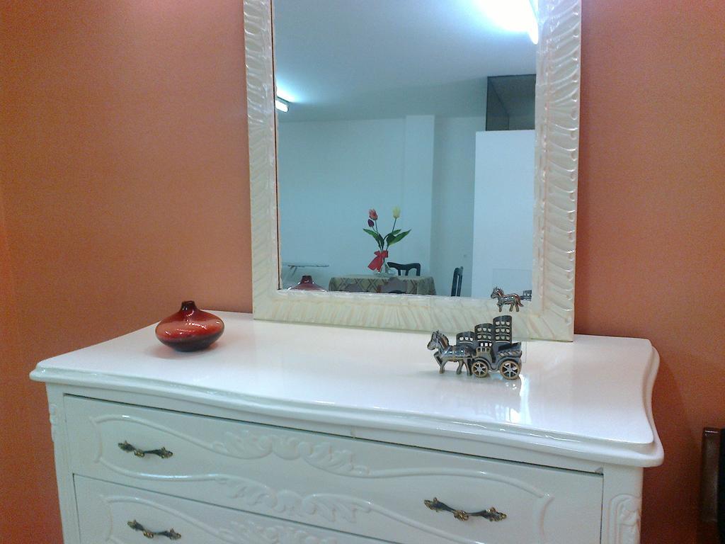 Strenua Santa Maria Suites Trujillo Ruang foto