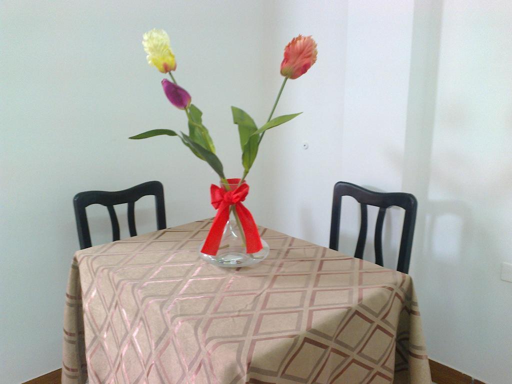 Strenua Santa Maria Suites Trujillo Ruang foto