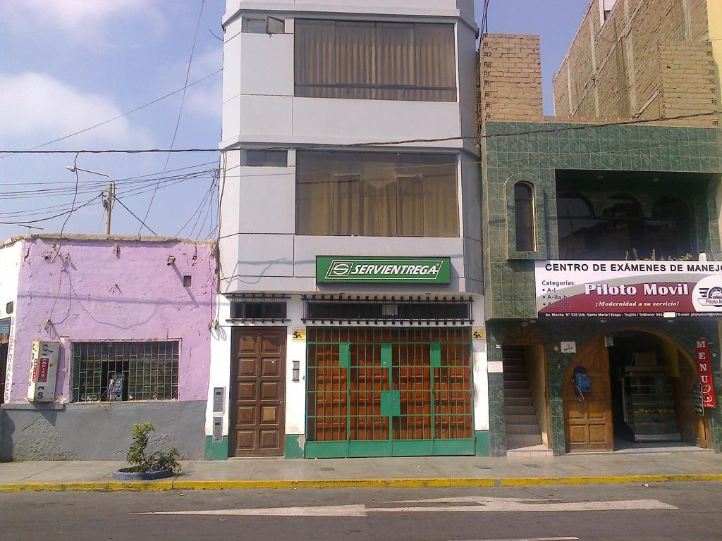 Strenua Santa Maria Suites Trujillo Bagian luar foto