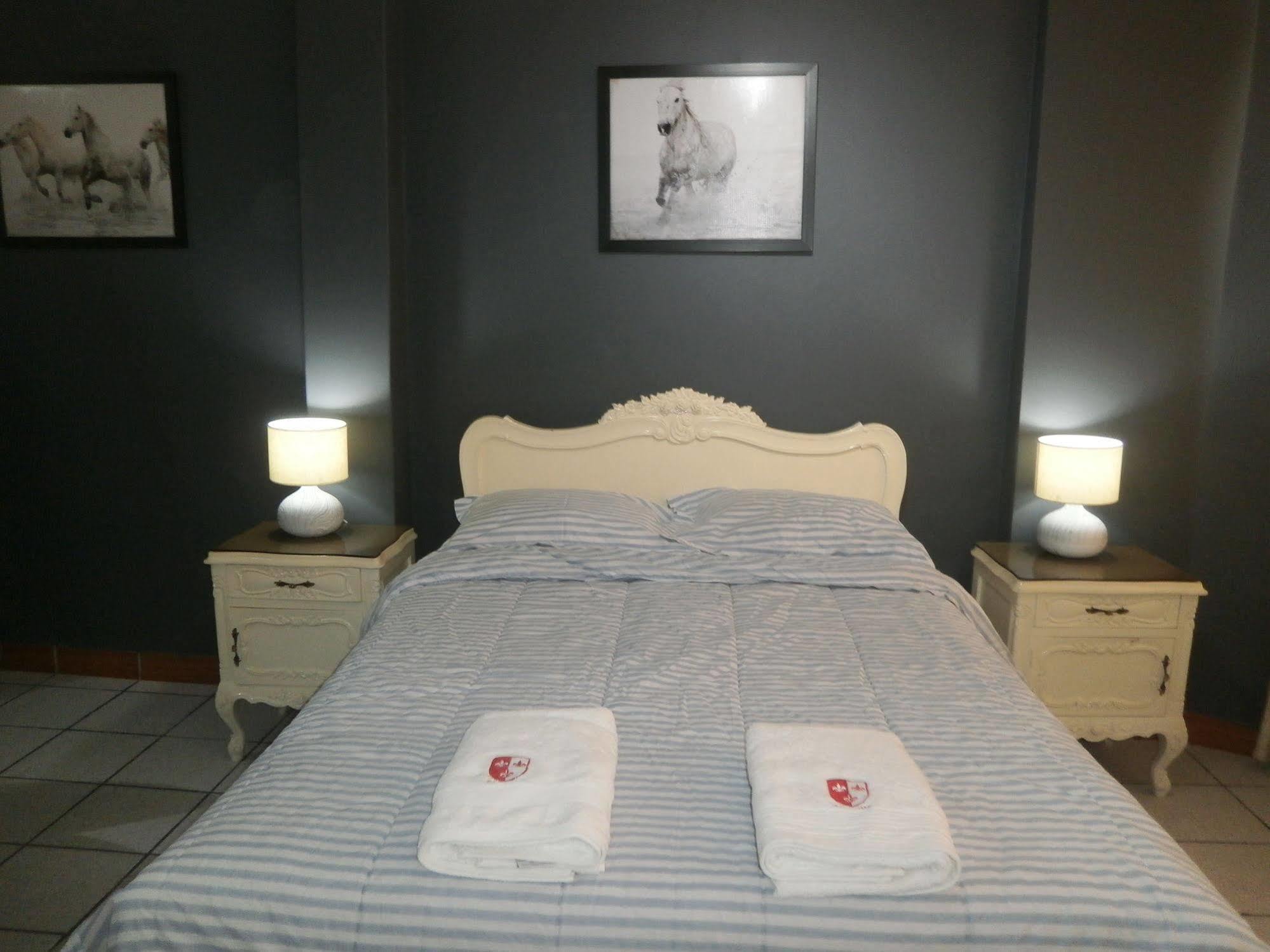 Strenua Santa Maria Suites Trujillo Bagian luar foto