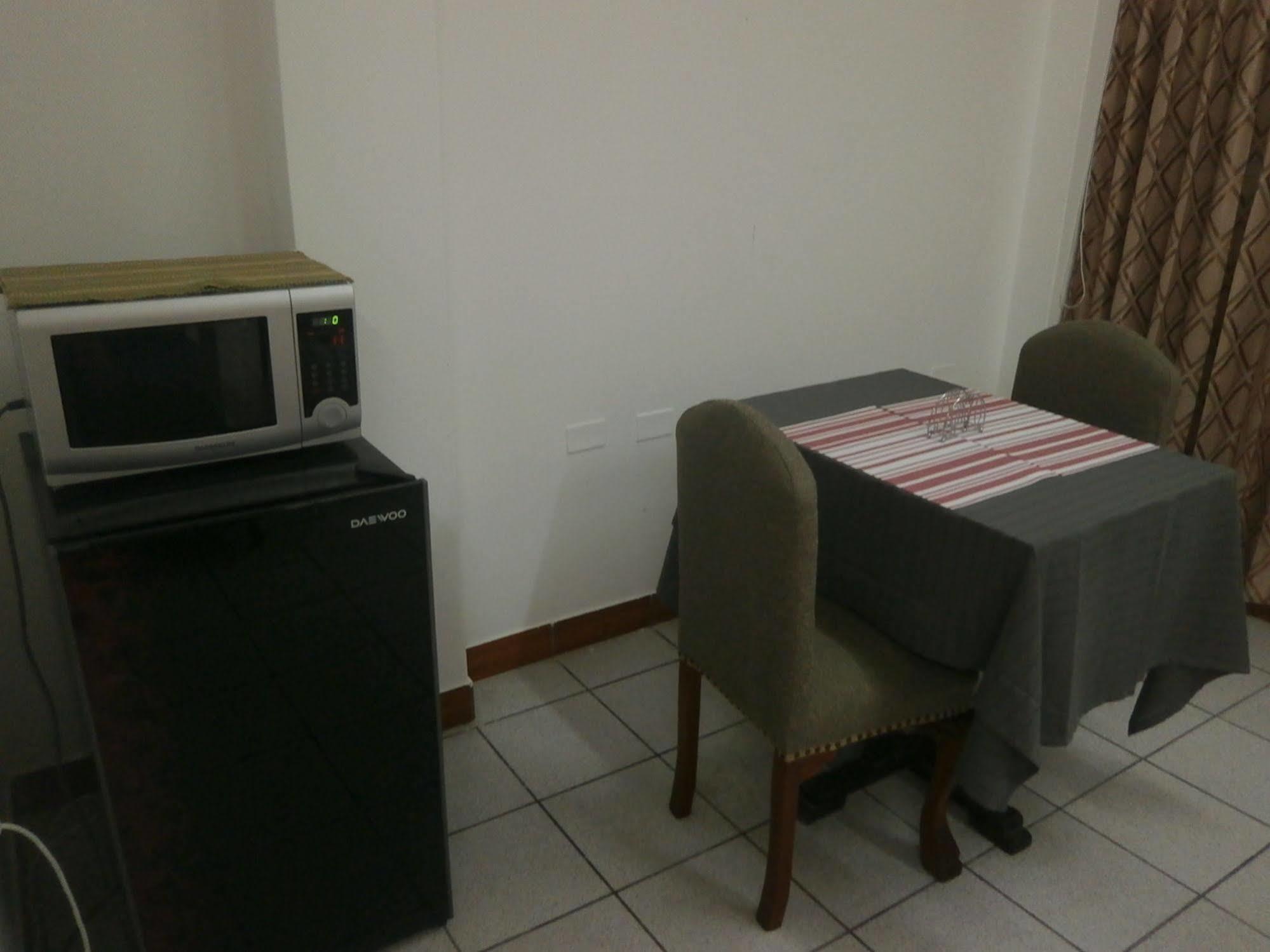 Strenua Santa Maria Suites Trujillo Bagian luar foto